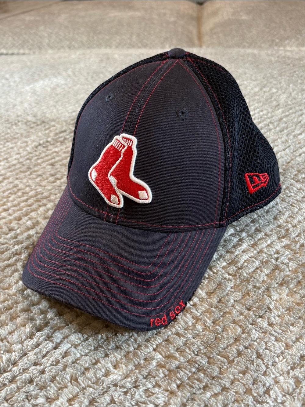 New Era MLB Boston Red Socks M-L Fitted Mesh Baseball Cap